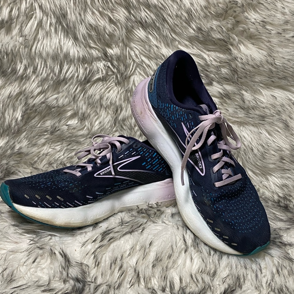 Brooks Women's Glycerine 20 Blue and White Athletic Running Shoes